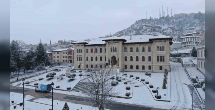 Kastamonu beyaza büründü: Okullar tatil edildi mi?