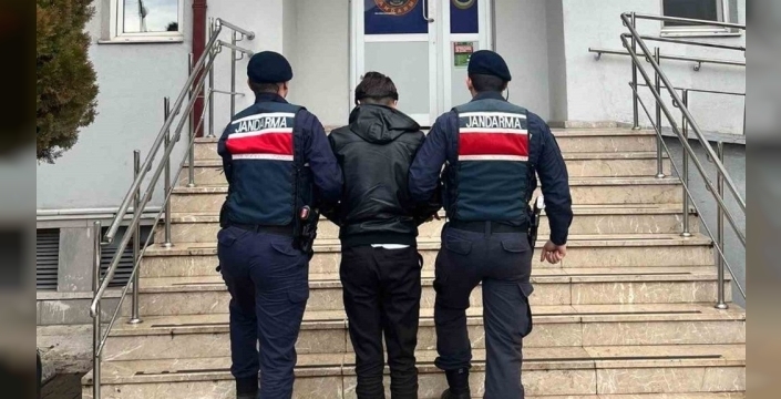 Kırıkkale'de firari hükümlüler jandarmaya takıldı: Cezaevine geri döndüler