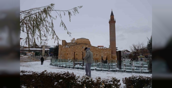 Kırşehir'de yeni yılın ilk günü soğuk hava meydanı boş bıraktı