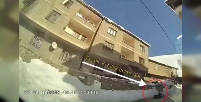 Kızakla kayarken otobüsün altına giren çocuk yaşamını yitirdi