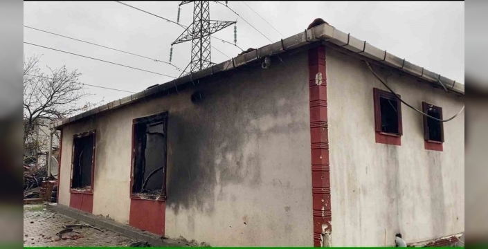 Kocaeli'yi vuran fırtına dehşet saçtı: Çatılar uçtu, evler küle döndü, vatandaşlar havada savruldu!