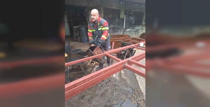 Kova içindeki tiner faciaya yol açacaktı: İtfaiye nefes kesti