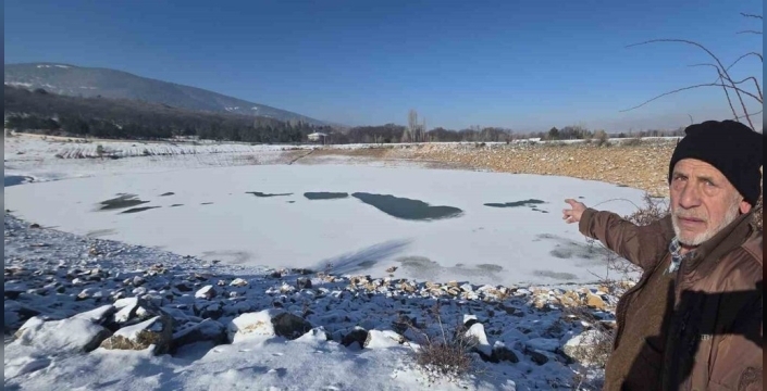 Kütahya'da gölet buz kesti: Yüzyılın donusu mu?