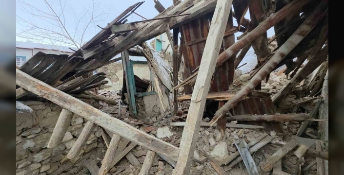 Kütahya'da güvercinlerini kontrol ederken enkaza gömüldü