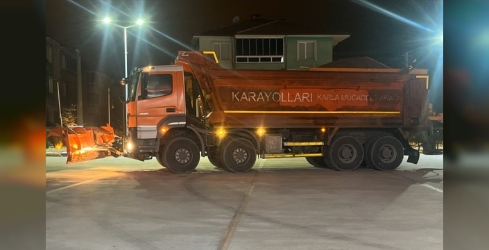 Kütahya'da karayolları ekipleri, soğuk hava için teyakkuzda
