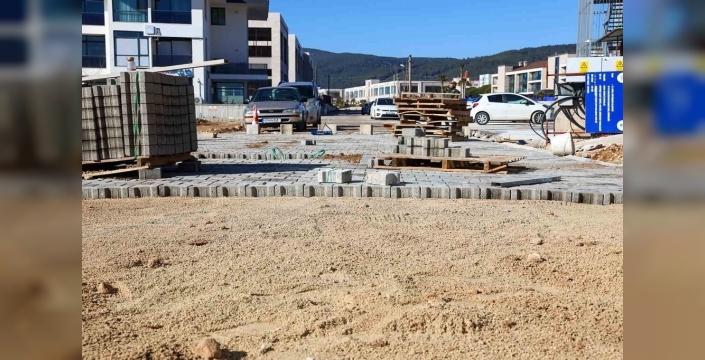 Menteşe'de Kolejler Bölgesi'nde yollar yenileniyor: Altyapı bitti, üstyapı başladı