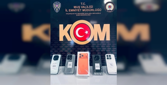 Muş'ta kargo şoku: Paketten kaçak telefonlar çıktı!
