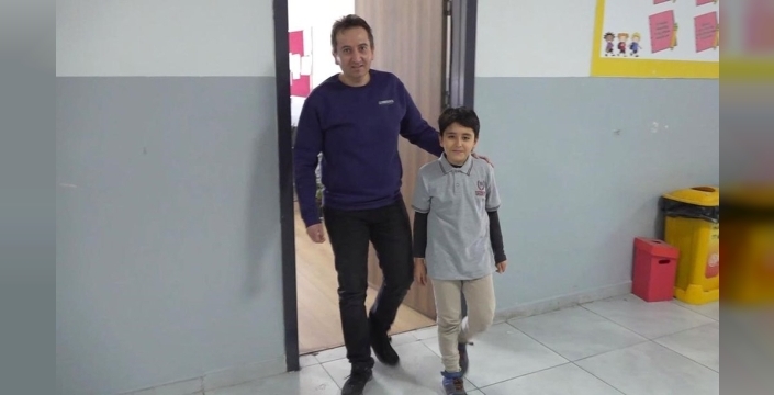 Öğretmenin soğukkanlı müdahalesi: Heimlich manevrasıyla öğrencisinin hayatını kurtardı