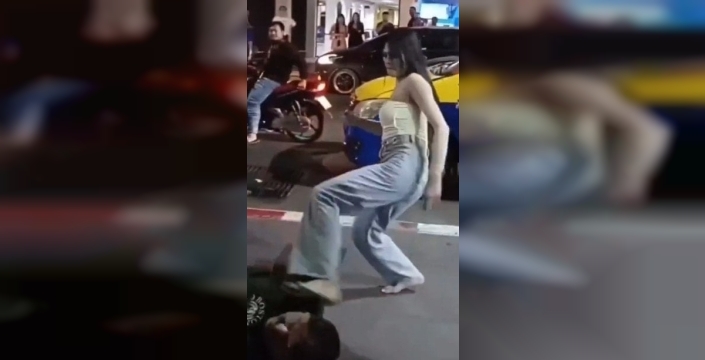 Pattaya'da trans kadınlardan ödemeyen adama saldırı