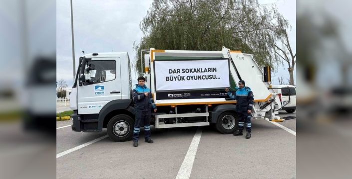 Pendik'te çöp kamyonlarına yazılan mesajlar vatandaşları şaşırttı