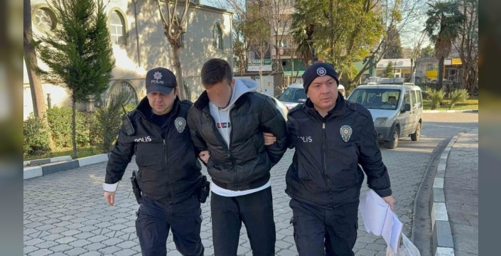 Samsun'da halk otobüsünde bıçaklı tehdit: Üniversite öğrencisi yakalandı