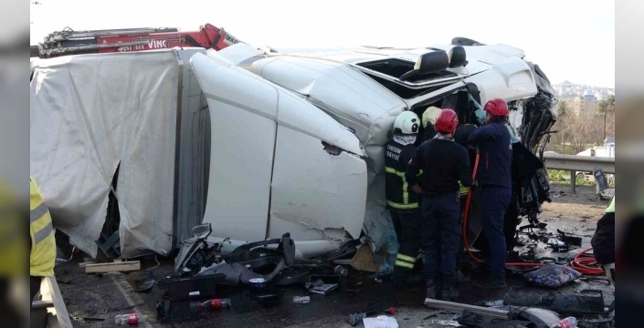 Samsun'da tır karşı şeride geçti: 1 ölü, 3 yaralı