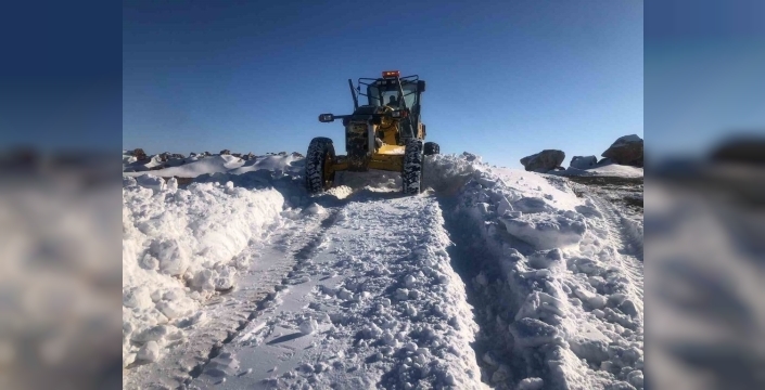 Şanlıurfa'da kar fırtınasına karşı insanüstü mücadele: Kırsal mahalleler yeniden hayata bağlanıyor