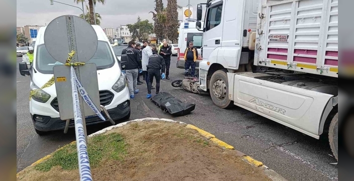 Şanlıurfa'da tır ve motosiklet çarpıştı: 1 kişi hayatını kaybetti