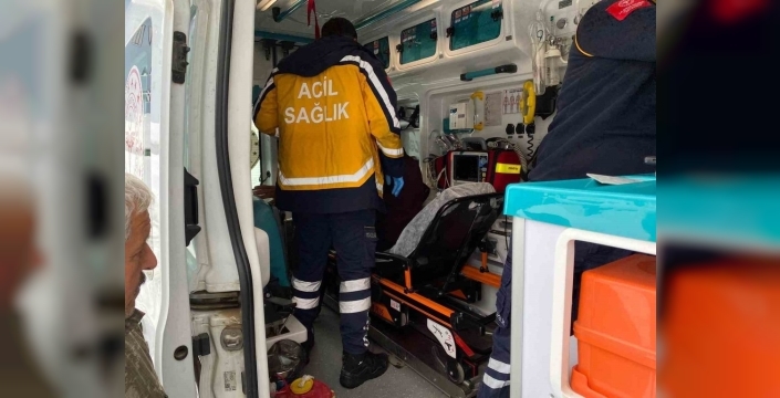 Sason'da karla mücadele: Hasta vatandaş kurtarıldı