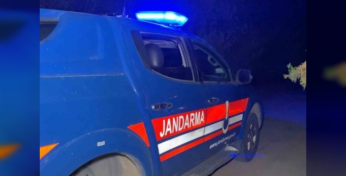 Şiddetli rüzgarın uçurduğu çatı, Aksaray'da bir kadının hayatına mal oldu