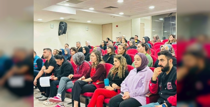 Siirt'te sağlık personeline verem eğitimi verildi