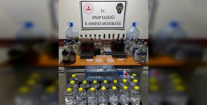 Sinop'ta sahte alkol operasyonu: Litrelerce kaçak ürün ele geçirildi