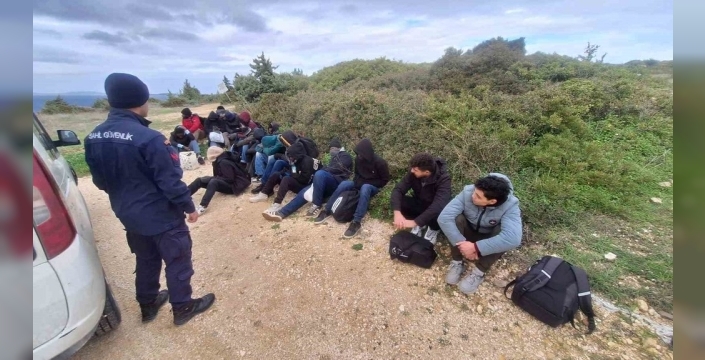 Son dakika: İzmir'de dramatik operasyon! 13'ü çocuk 50 düzensiz göçmen yakalandı