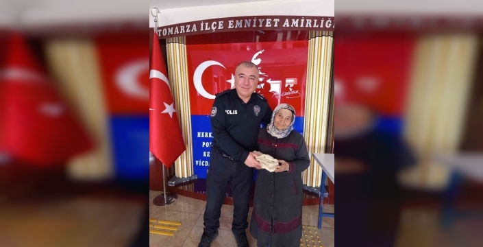 Tomarzalı kadının ördüğü çoraplar, güvenlik güçlerine moral oldu