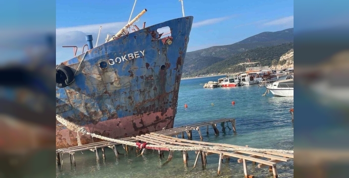 Urla'daki hurda gemi için hukuki süreç başlatıldı