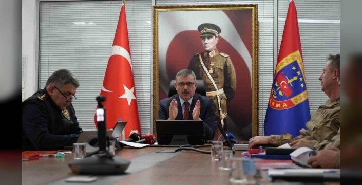 Vali Çiftçi'den vatandaşlara acil uyarı: 'Dolandırıcılar hala iş başında, bir gazimizi bile kandırdılar