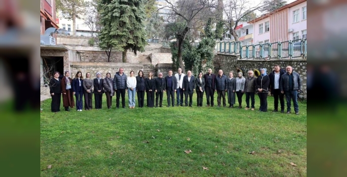 Vali Sözer, gazetecilerle bir araya geldi ve basının önemini vurguladı