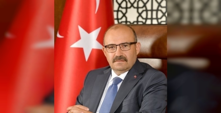 Vali Ustaoğlu'ndan gazetecilere anlamlı mesaj: 'Tarafsız ve özgür basın demokrasinin teminatıdır