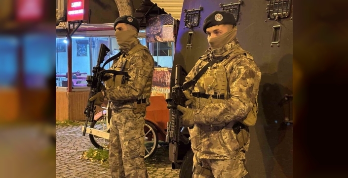 Yılbaşı gecesi Kocaeli'de polis sıkı denetimdeydi: Kimlikler, alkol ve evrak kontrolleri yapıldı