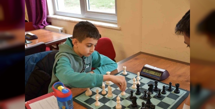 Afyonkarahisar'da yarıyıl satranç turnuvası coşkusu yaşandı