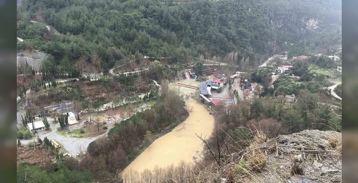 Alanya Dim Barajı'nda su seviyesi artınca evler tedbir amaçlı boşaltılıyor
