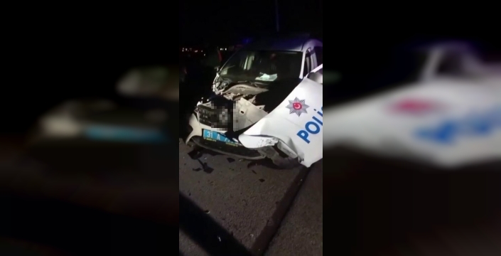 Alkollü sürücünün dehşeti: Polis aracına daldı, 2 memur yaralandı!