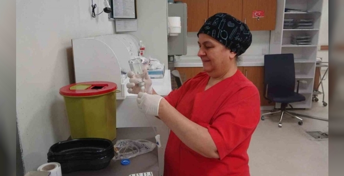 Anne ve oğul, sağlıkta birlikte hayat kurtarıyorlar