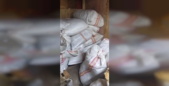 Arnavutköy'de kaçak tütün deposuna şafak operasyonu: 1 ton ele geçirildi, 1 kişi gözaltında