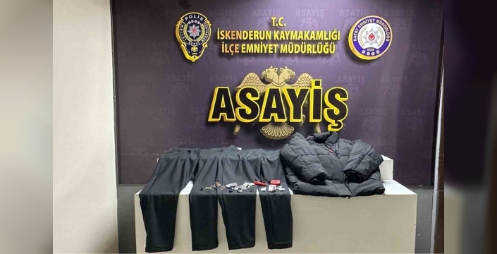 AVM'de deneme kabininde şok gelişme: Tornavida ile alarmları sökerken suçüstü yakalandı!