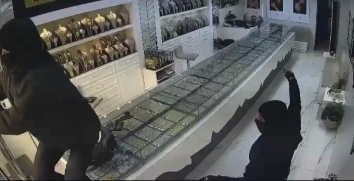 Batman'da dudak uçuklatan soygun: 90 saniyede milyonluk vurgun!