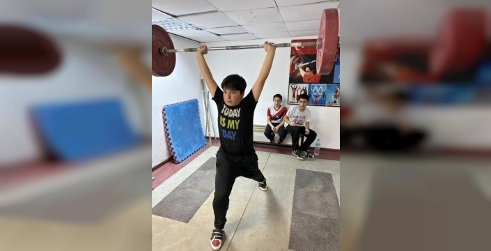 Bilecik'te halter sporcuları sınırları zorluyor