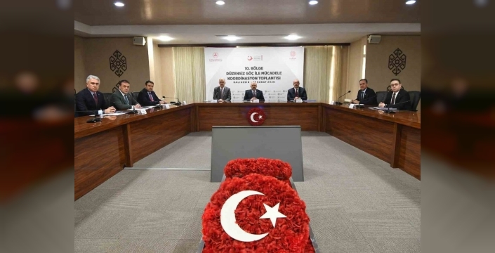 Bilecik Valisi Sözer, düzensiz göçle mücadele toplantısında önemli görüşmelerde bulundu