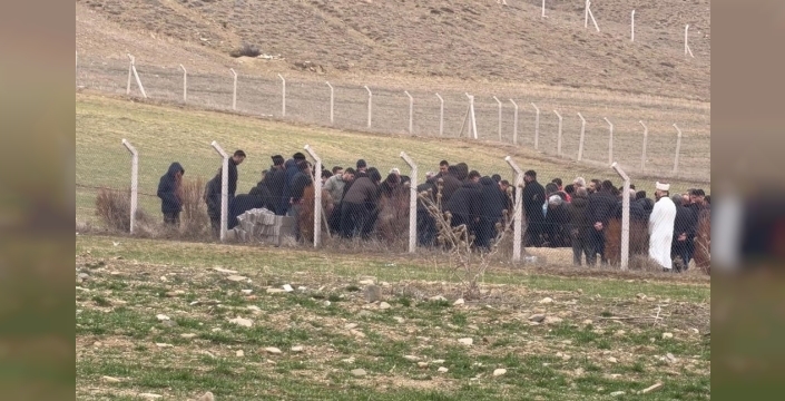 Boşanma aşamasındaki kadın, eşi tarafından sokak ortasında öldürüldü