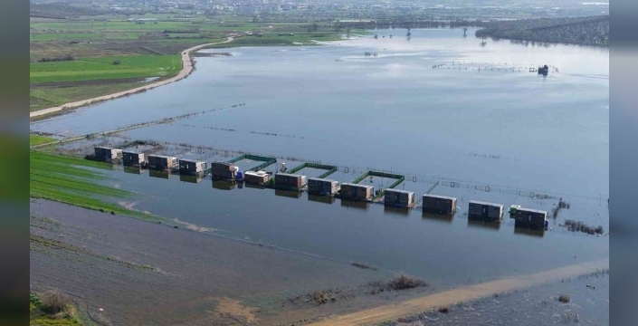 Bursa'da bungalovlar göl evi oldu: Su baskınları vatandaşları etkiliyor