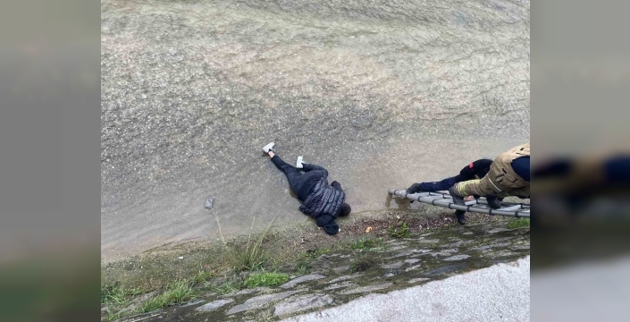 Bursa'da dereye düşen genç adam, 10 dakikalık kalp masajıyla hayata döndürüldü