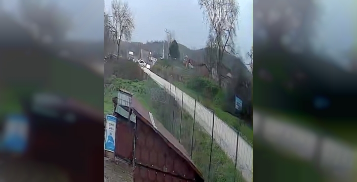 Bursa'da meydana gelen kaza güvenlik kamerasına yansıdı