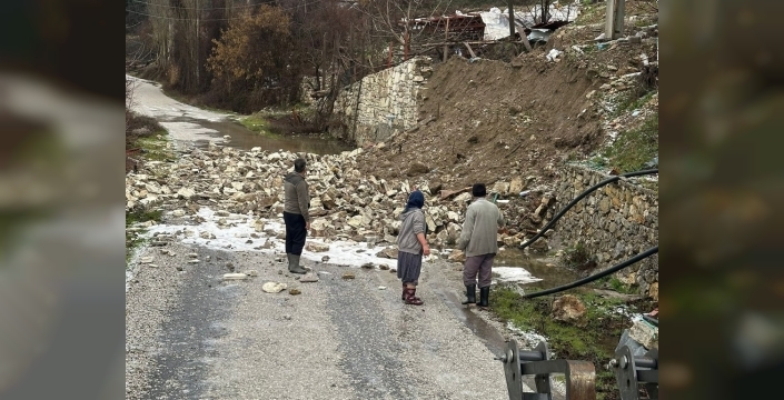 Çameli'de yoğun yağış sonrası belediye ekipleri 7/24 sahada