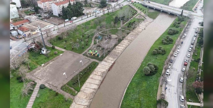 Çanakkale'de Sarıçay Taşkını Sonrası Hayat Normale Döndü, Geride Çamur Kaldı