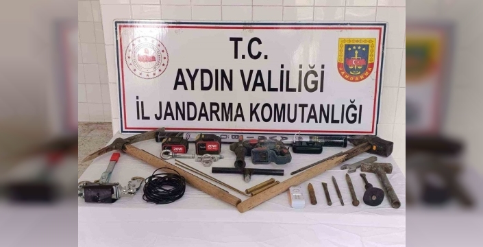 Çine'de kaçak kazıya jandarmadan suçüstü operasyon: 3 gözaltı