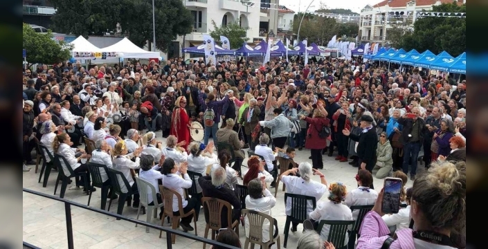 Datça badem çiçekleriyle büyülüyor: 7. Festival coşkuyla başladı, ziyaretçileri bekliyor!