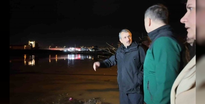 Edirne'de nehirlerde taşkın riski: Tunca ve Meriç Köprüsü kapatıldı