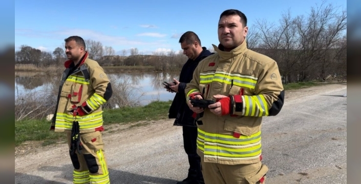 Edirne'de selde mahsur kalan tır sürücüsü 3 gün sonra kurtarıldı!