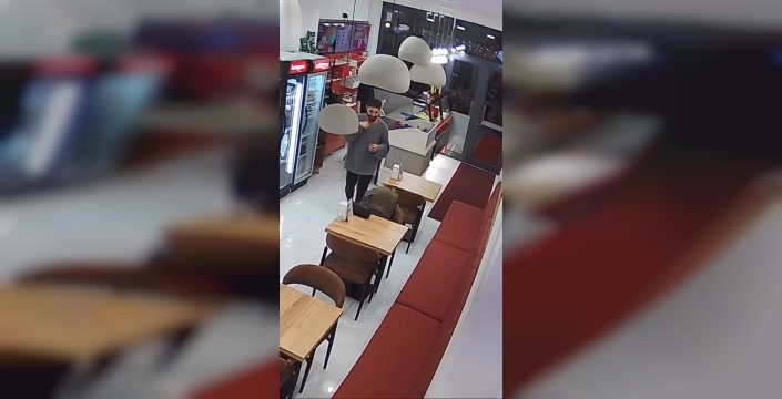 Elazığ'da dürüm skandalı: Sakalından kopardığı kılı yemeğe koyup ücret ödemeden kaçtı