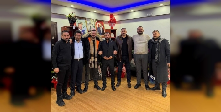 Erzurum Oto Tamir Odası'nda ziyaretçi yoğunluğu dikkat çekiyor